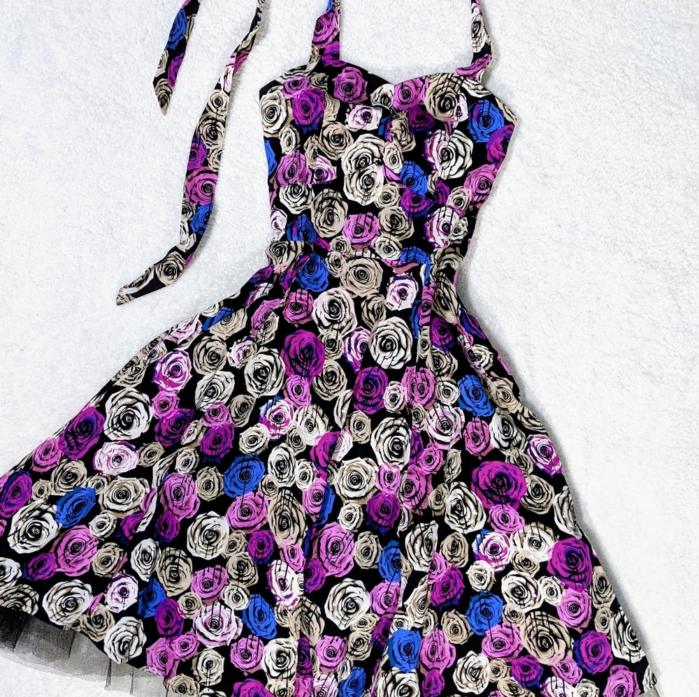 Hearts & Roses Pin-up Halter Dress